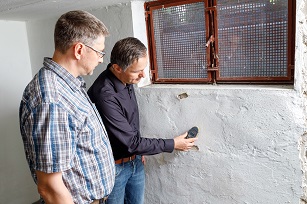 Feuchtigkeit im Haus - Ananlysetermin Bei Feuchtigkeit im Haus hilft ein Analysetermin mit einem Fachmann, die Ursache zu finden.