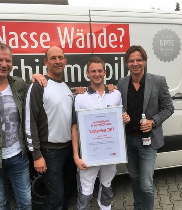 Unser Bester vom ISOTEC-Fachbetrieb Waltermann & Zwiener GmbH Unser Bester vom ISOTEC-Fachbetrieb Waltermann & Zwiener GmbH gemeinsam mit den beiden Geschäftsführern und dem technischen Leiter Peter Schonlau